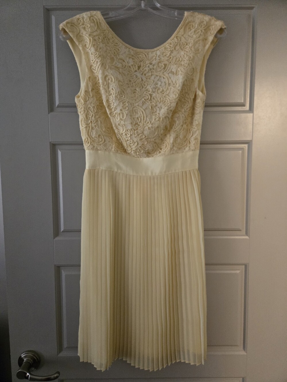 Elegant Yellow Lace & Pleated Midi Dress